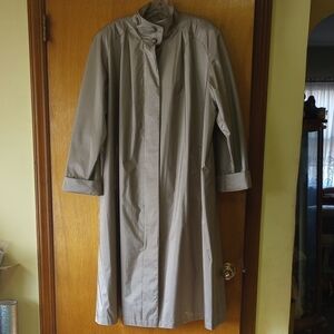 Elegant Gray Women's Coat
